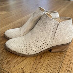 Women's Lucky Brand Booties Size 7